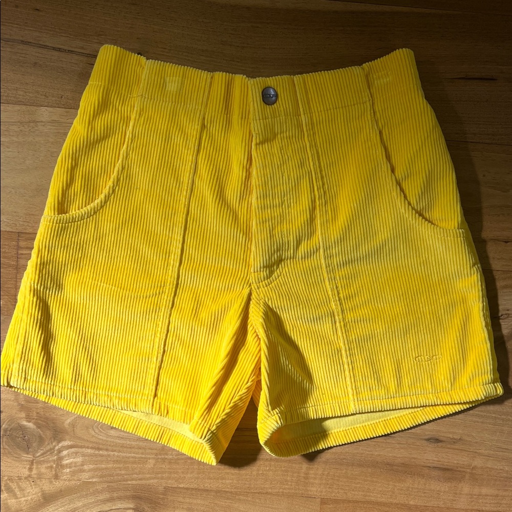 OP classic cord shorts | yellow | Sz 30